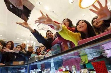 香港骚逼网中国人依然爱赴日旅游 消费已由爆买转向网购